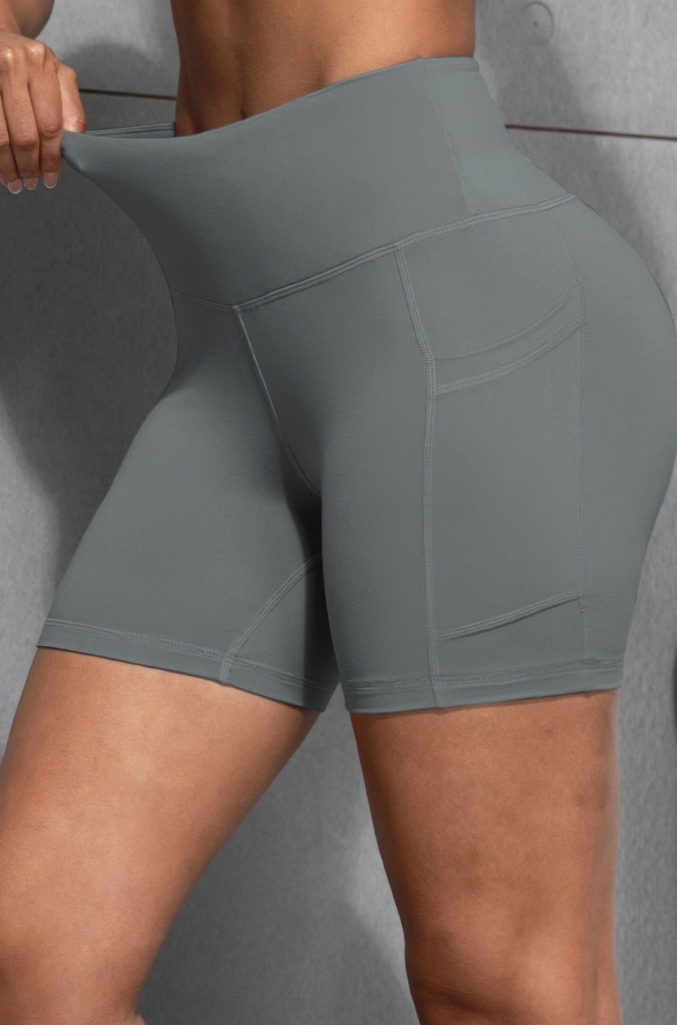 Sports Yoga Shorts With Pockets grey - Wear Arielle