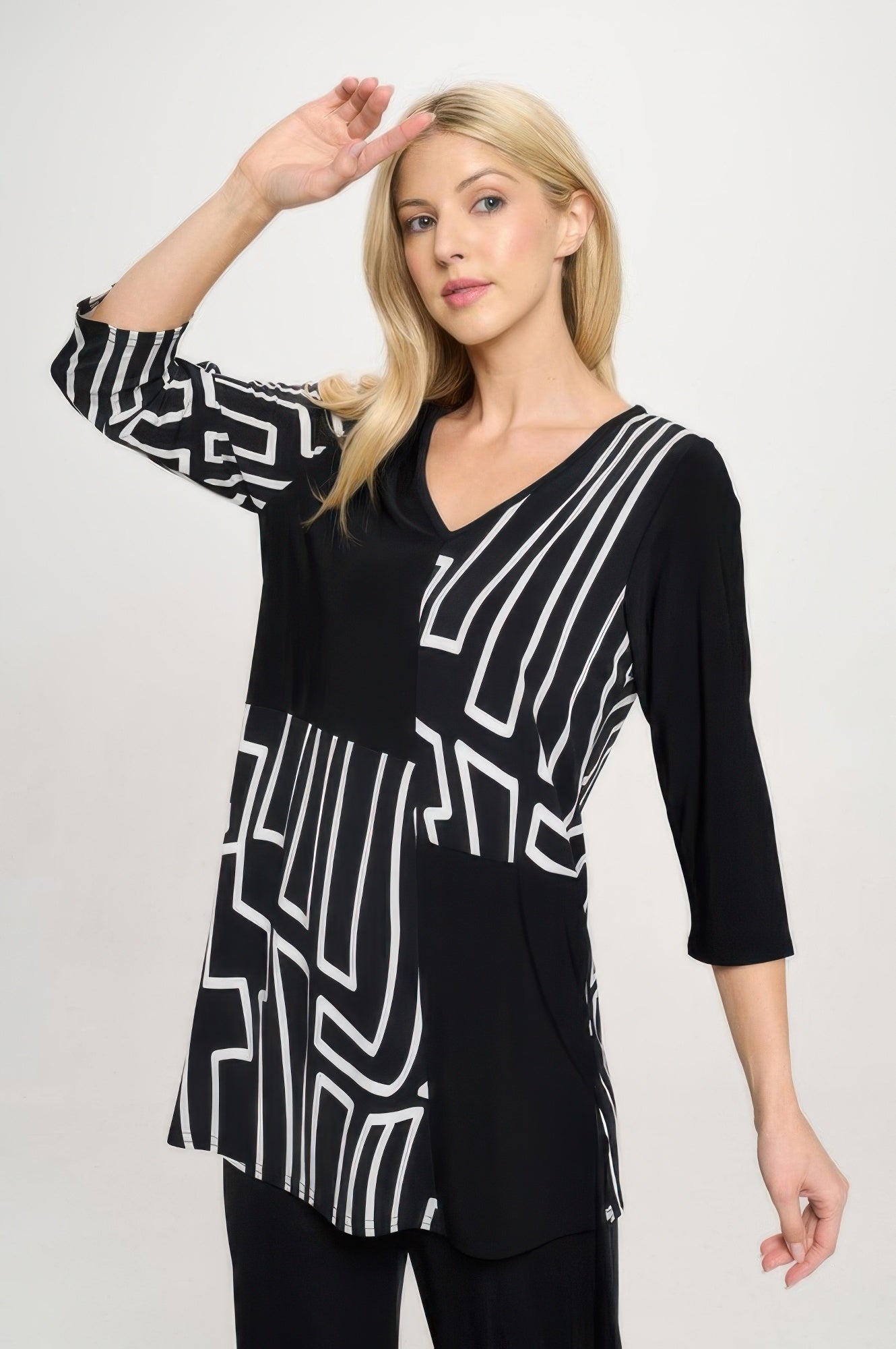 Hit Contrast V - neck Tunic Top - Wear Arielle