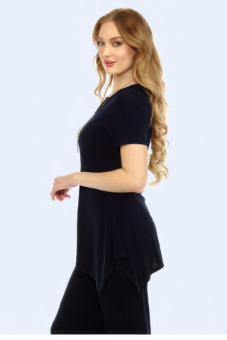 Hit Key Hole Sharkbite Hem Top - Wear Arielle