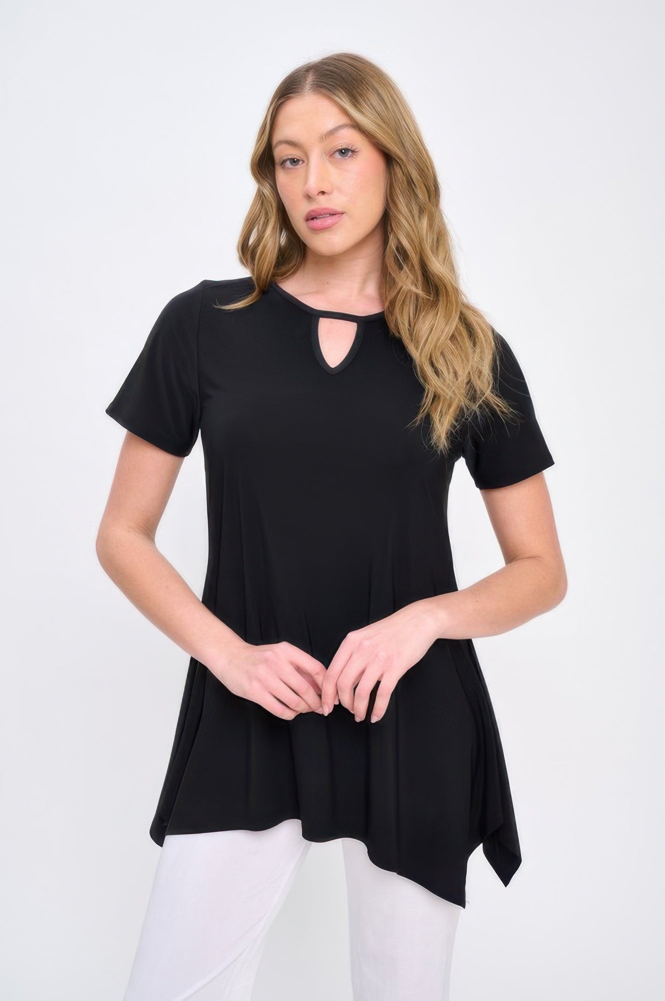 Hit Key Hole Sharkbite Hem Top - Wear Arielle