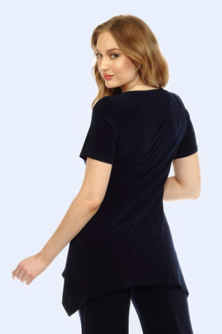 Hit Key Hole Sharkbite Hem Top - Wear Arielle