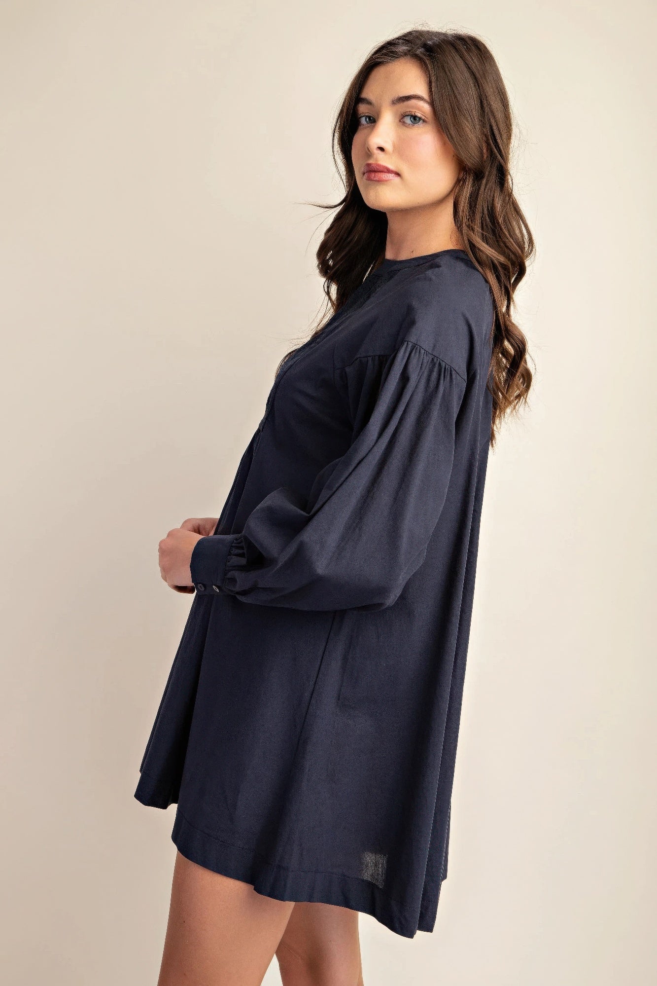 Long sleeve mini dress with lace detail - Wear Arielle
