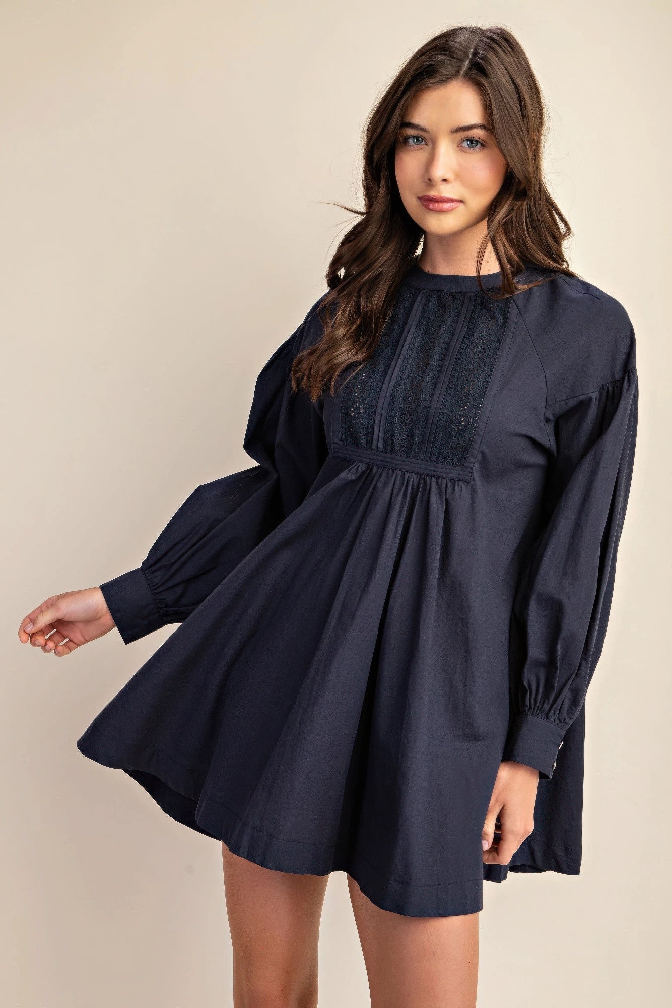 Long sleeve mini dress with lace detail - Wear Arielle