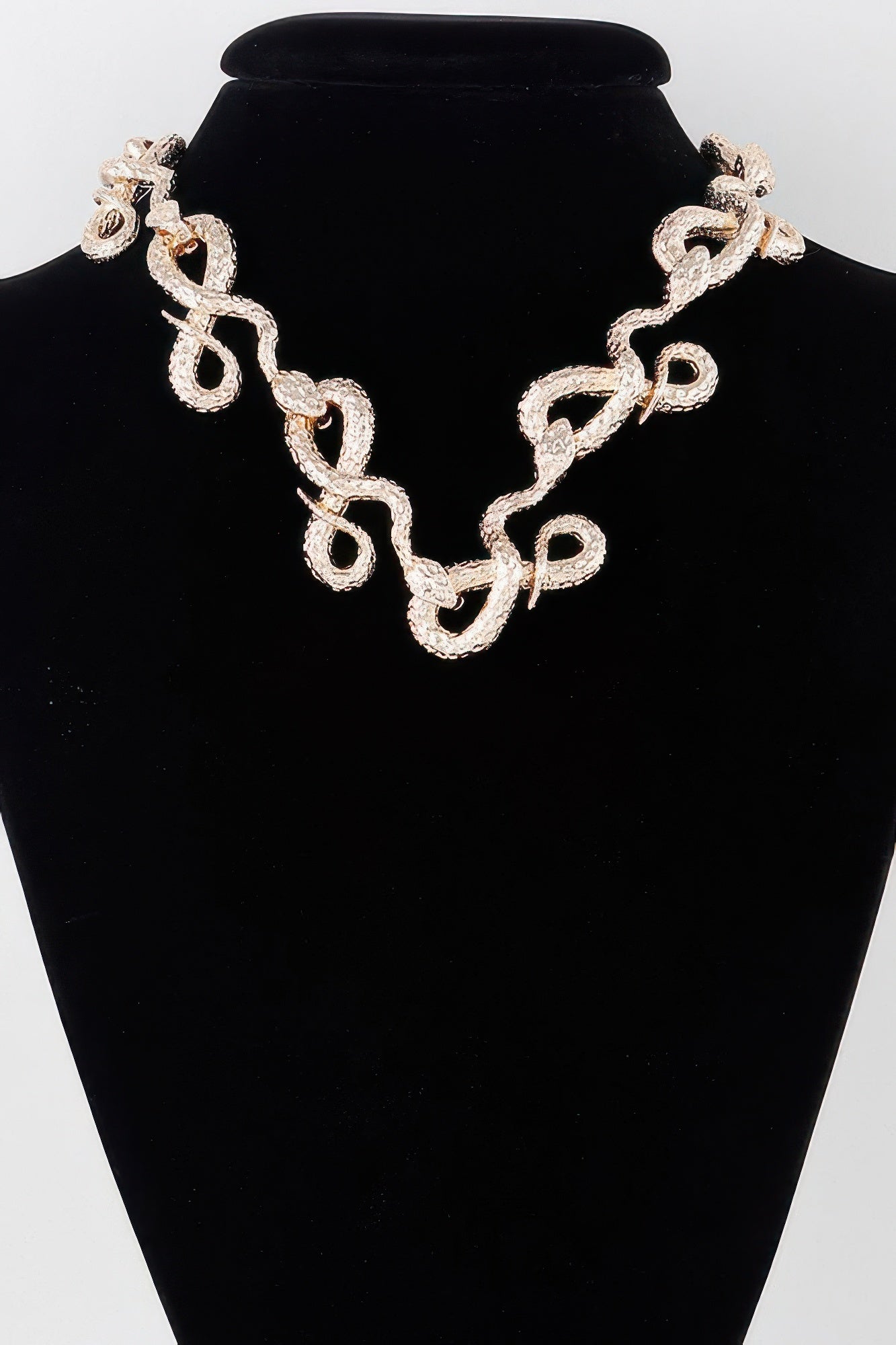 Luxury Snake Loop Necklace - Wear Arielle