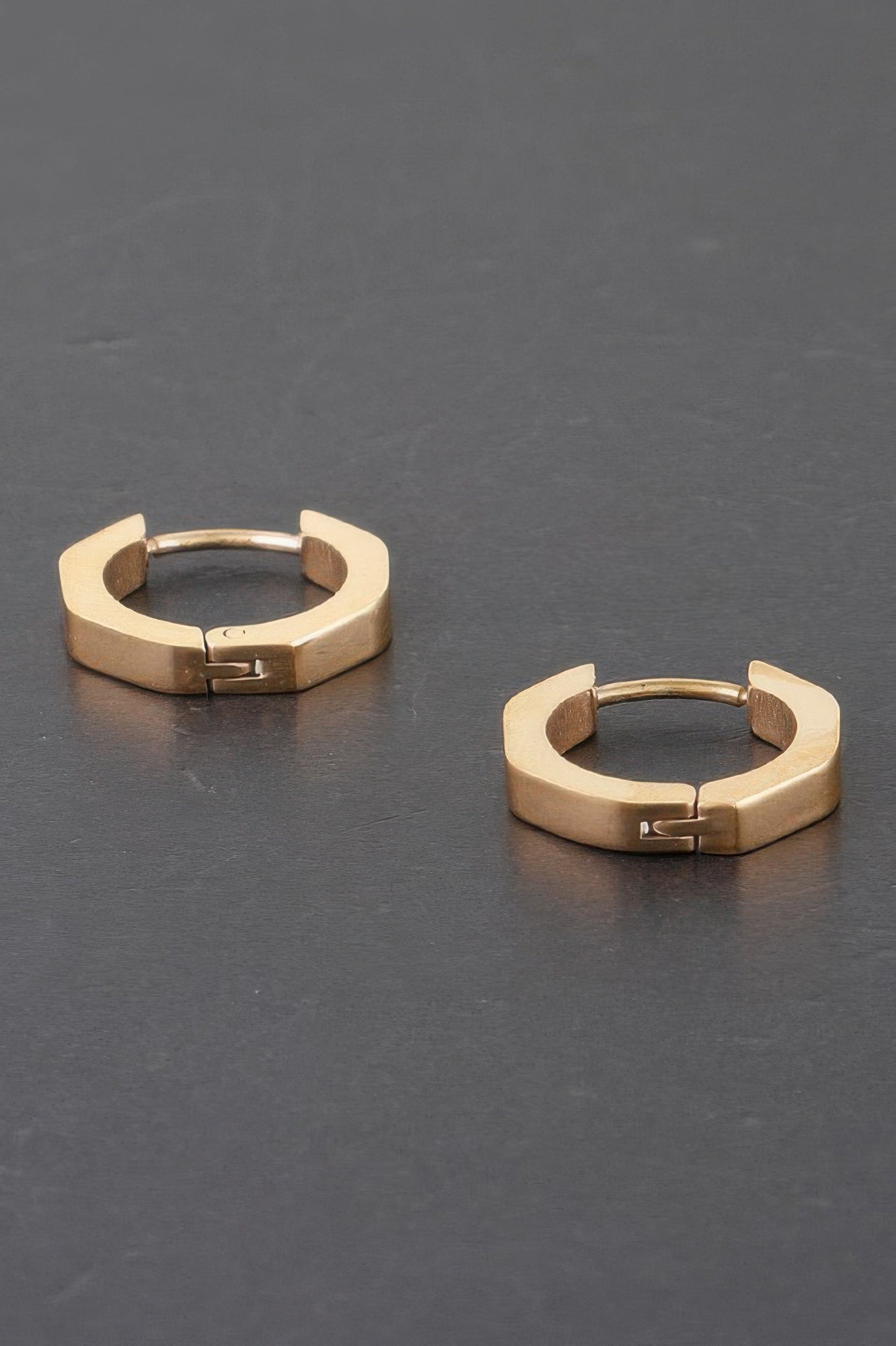 Metal Hoop Earrings - Wear Arielle