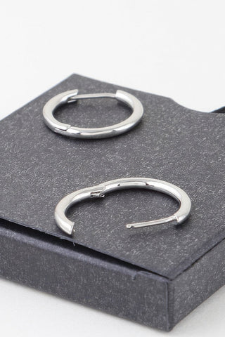 Minimal Shiny Clasp Earrings - Wear Arielle