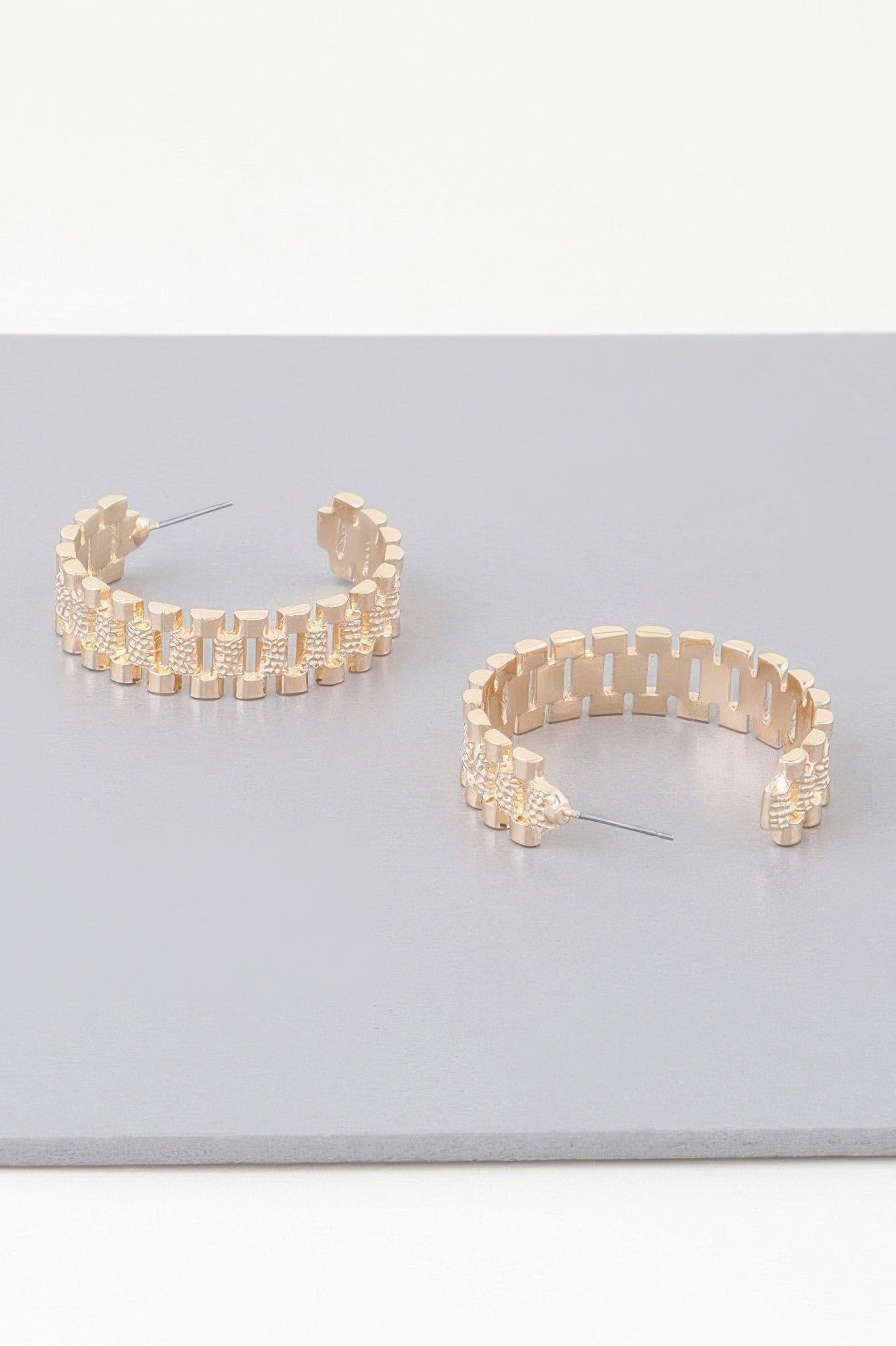 Triple Box Chain Hoop Earrings - Wear Arielle