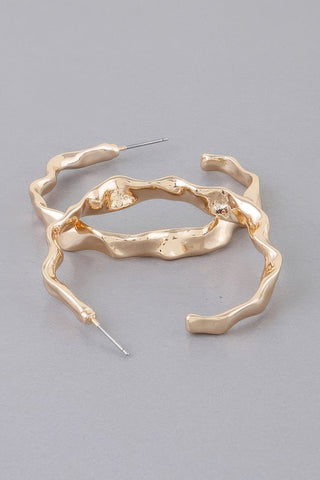 Wavy Accent Hoop Earrings - Wear Arielle
