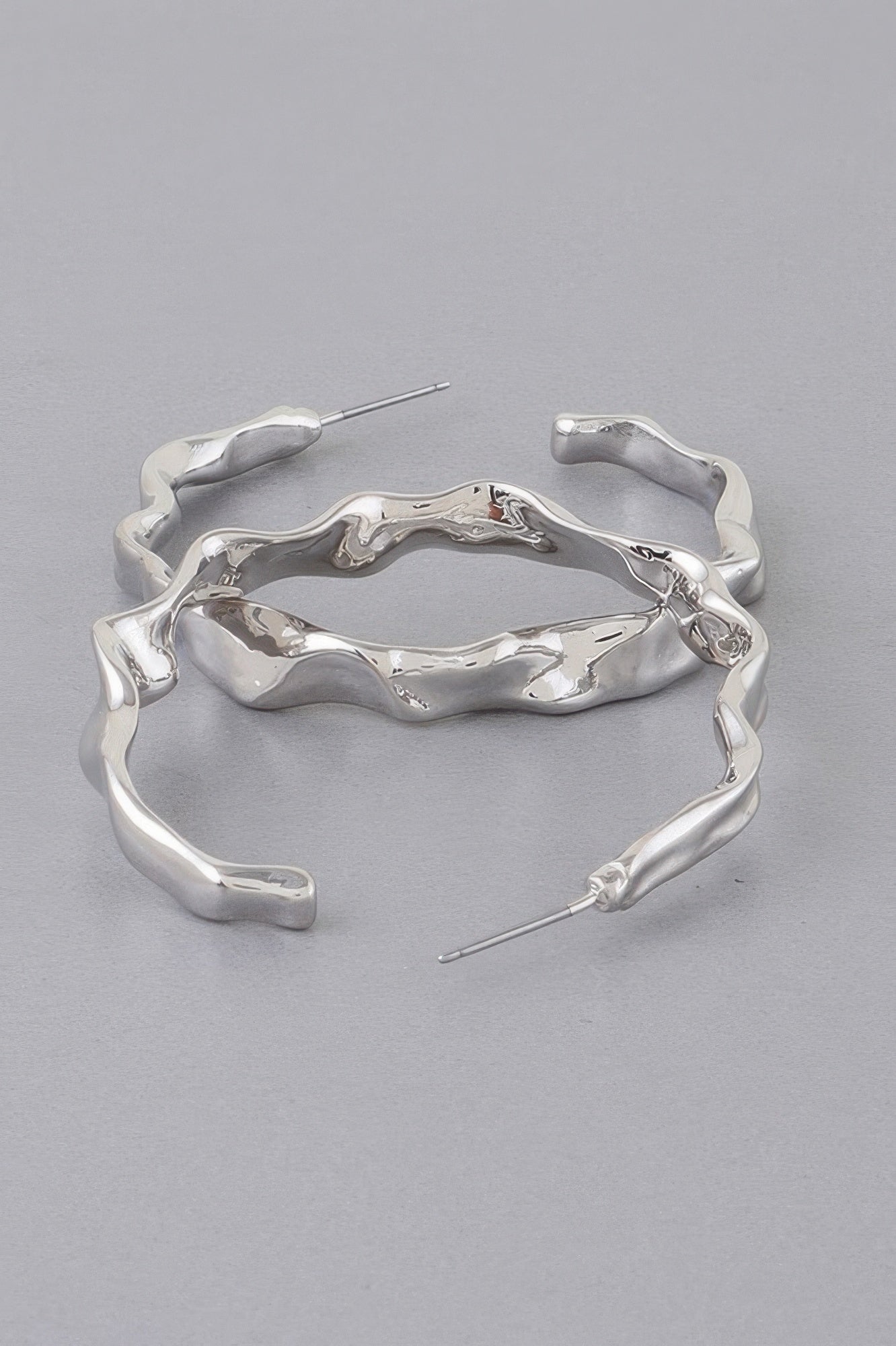 Wavy Accent Hoop Earrings - Wear Arielle